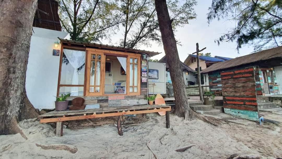 Maliblues Bed & Art Gallery Chumphon Buitenkant foto