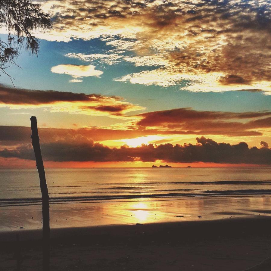 Maliblues Bed & Art Gallery Chumphon Buitenkant foto
