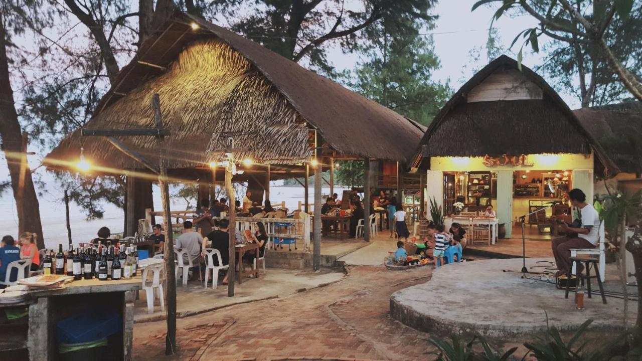 Maliblues Bed & Art Gallery Chumphon Buitenkant foto