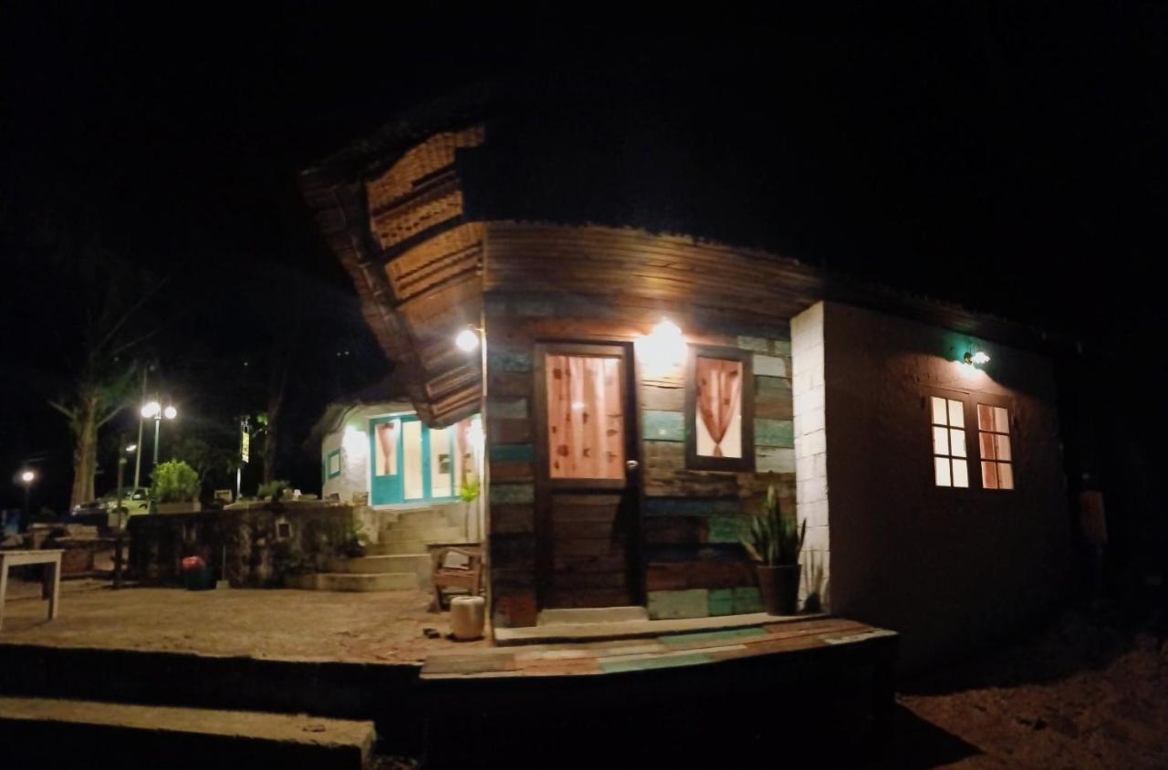 Maliblues Bed & Art Gallery Chumphon Buitenkant foto