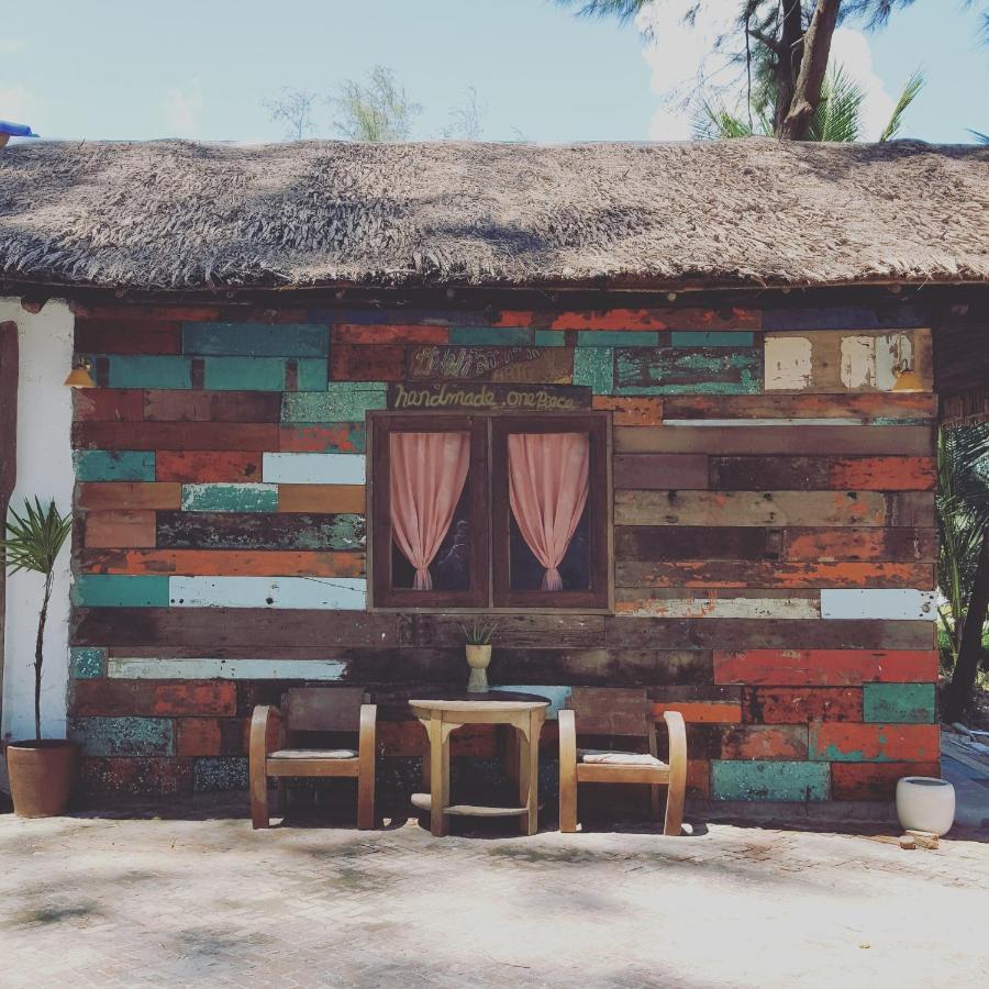Maliblues Bed & Art Gallery Chumphon Buitenkant foto